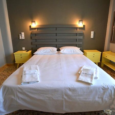 Leonidaion Guesthouse オリンピア 部屋 写真 A bedroom in a hotel