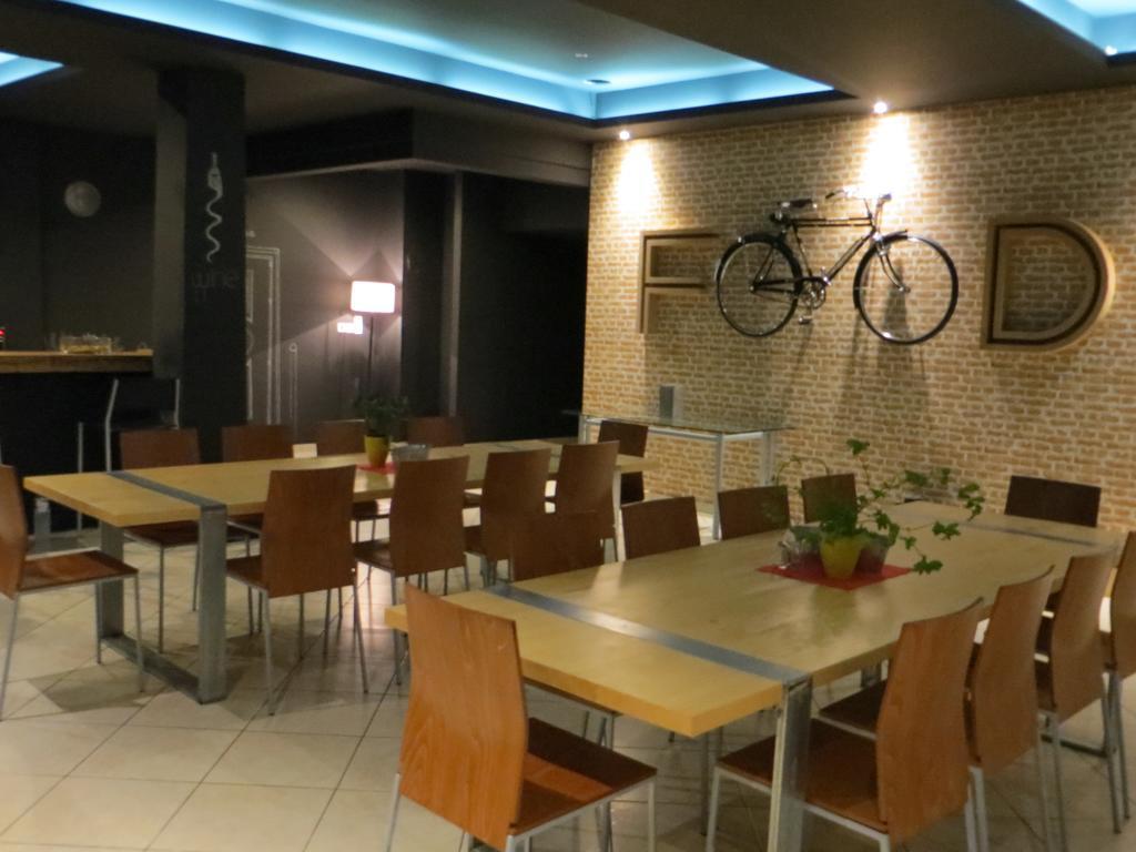 Leonidaion Guesthouse オリンピア エクステリア 写真 The interior of the hostel