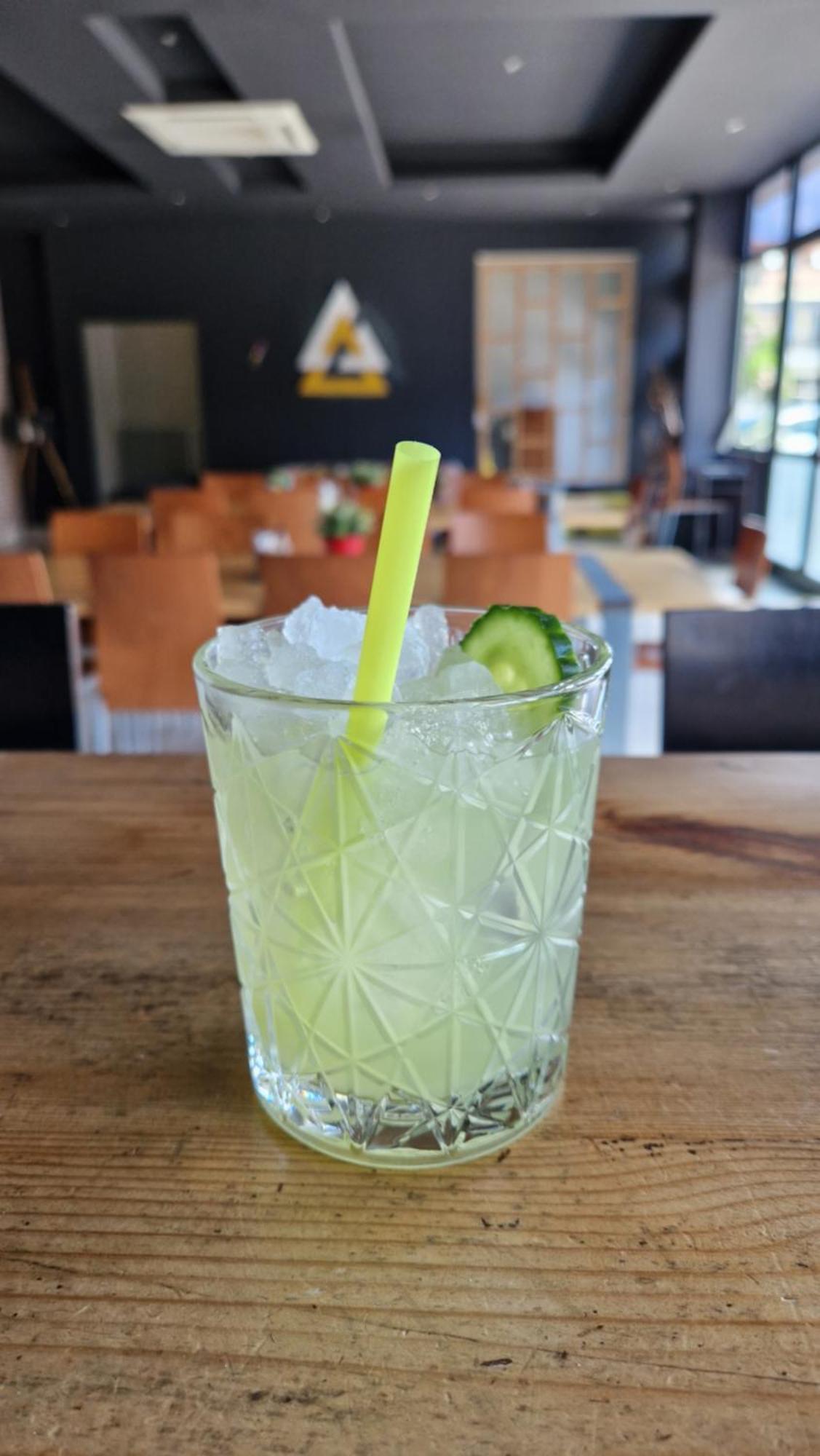 Leonidaion Guesthouse オリンピア エクステリア 写真 A glass of cucumber juice